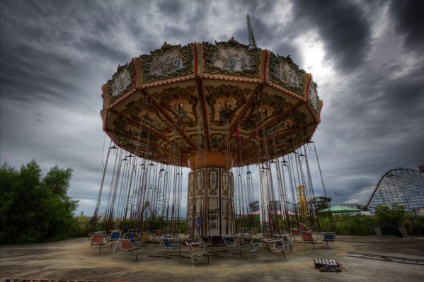 Creepy-abandoned-theme-parks-wildammo-12