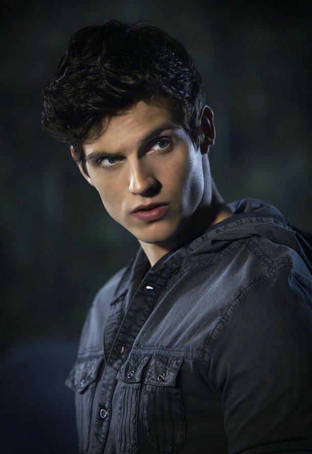 Daniel Sharman