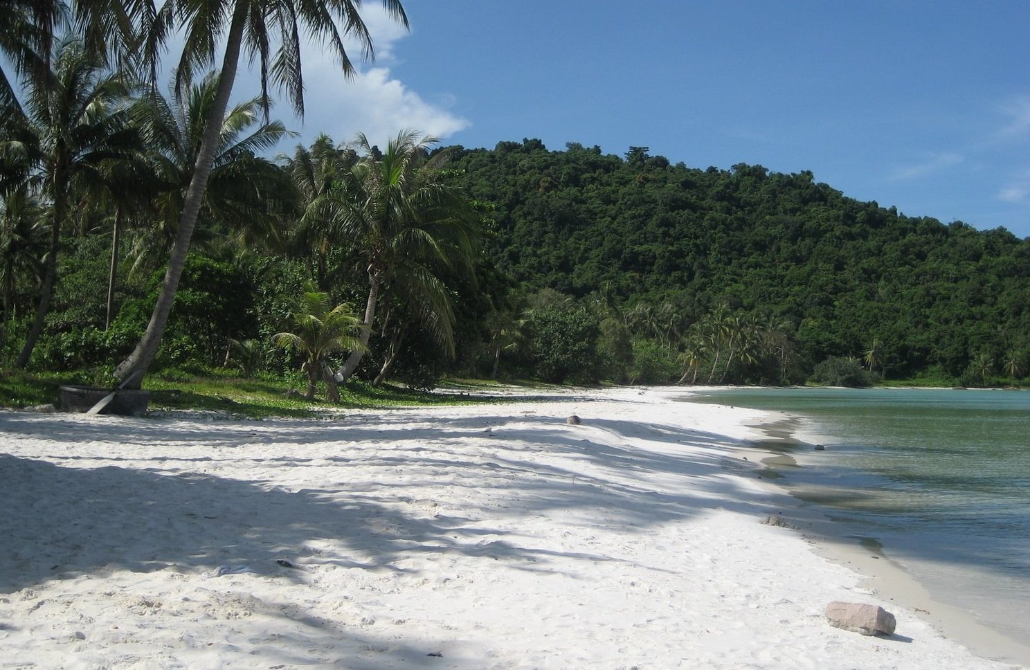 White-sandy-beach-on-phu-quoc-island-vietnam